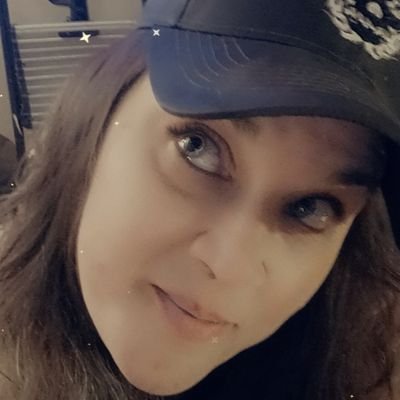 I'm not going to Lie, I look good at 40. I have 2 beautiful fun lovely teenagers. I'm taking life one day at a time. No Rush...