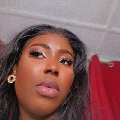 Living my life — Business lady( faux cils- vêtements - perruques -accessoire). Découvre moi —- Ig: @kween_aymy_