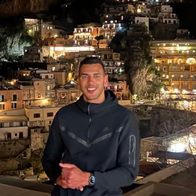 aaronanthony__'s profile picture. B2B Sales | Always Learning | Dad | 6’7