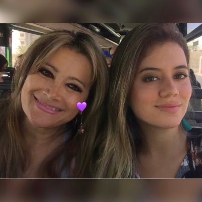 soy persona diferente desde que leo la palabra De Dios, ahora mis prioridades son otras, veo la vida de forma más positiva y diferente. soy más feliz .