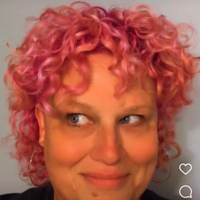 goodjobjus's profile picture. I’m not a regular mom, I’m a cool mom. 🏳️‍⚧️🇺🇦🇵🇸