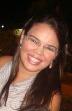 Sou como você me vê.
Posso ser leve como uma brisa ou forte como uma ventania,
Depende de quando e como você me vê passar.

Clarice Lispector