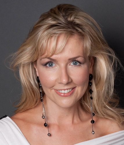 Event planner, personal shopper, TV addict and international woman of mystery.  Brit in LA!