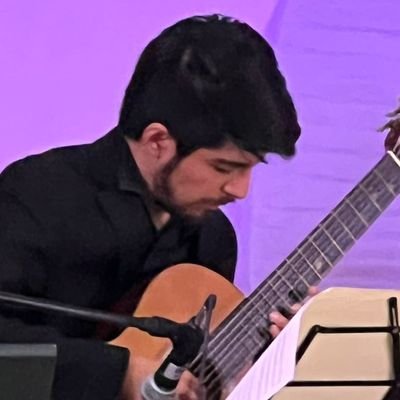 Instagram: rafaeltercer
Facebook: Rafa Castrellon Rico
