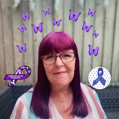 Circle Addict⭕️ Fibro & M.E Warrior 💜 Coffee Lover ☕️ Political views: ”Clowns to the left of me, jokers to the right, here I am, stuck in the middle with you”