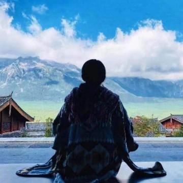 我们将日常进行连续性实盘操作并发表行情分析，我们愿做各位新人朋友合约交易旅程上的领航员