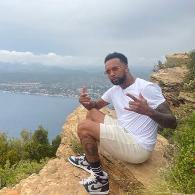 broadwayred169's profile picture. CEO 3200 Block Music, CEO 3200 Block Films. Author of KEEP DEM SQUARES OUTCHA CIRCLE, Director, Producer