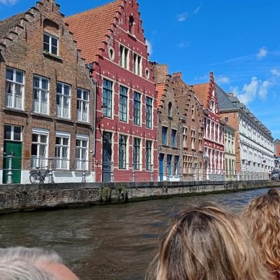 PardesiBong's profile picture. 