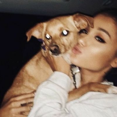 Capricorn ♑ 🤎Ariana Grande🤎