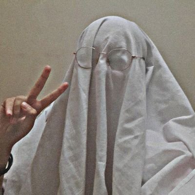 Itiszhra's profile picture. 