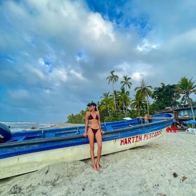 CarolinaBedoA's profile picture. Periodista. Amor, mar y política.