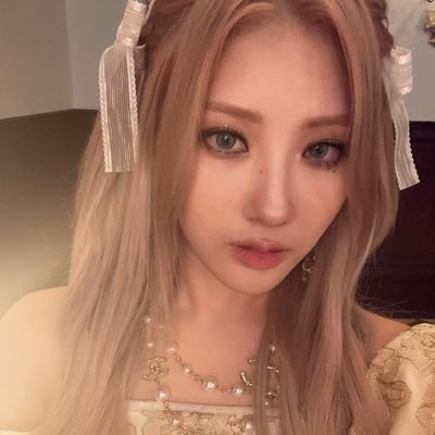 chaeinsitaa's profile picture. chaein y yo escuchando música 💓