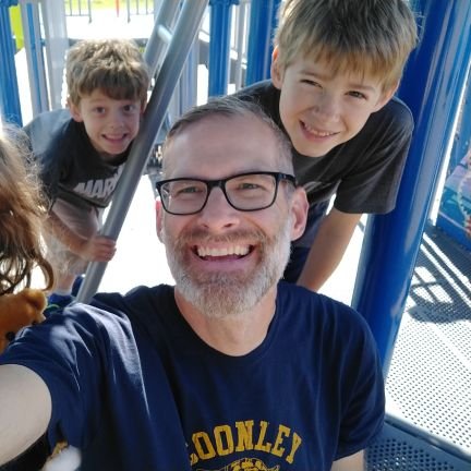 2nd grade teacher, father of 5. Creator of #GIFvocab, #1871Fire, #WeekendArray, #MathMoji. My students tweet at @2ndCougars ❤