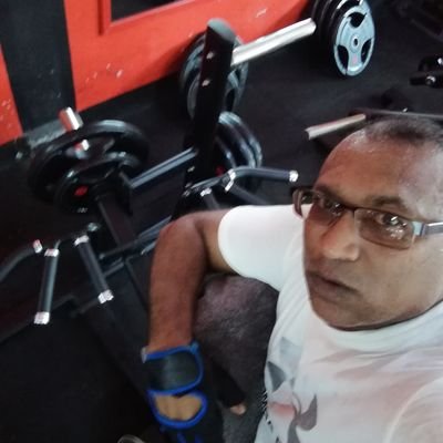 Ik ben simple 40+♎ belangrijk gezond en fitness met de mode mee ook te volgen op Instagram (@ashwin.jag_80) Facebook (Ashwin Jageswar) TikTok (Ashwin Jageswar)