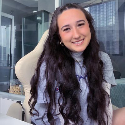 Julie_Cirtina's profile picture. Creator Economy Recruiter