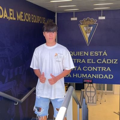 Niza; Jugador del Cádiz C.F juvenil .Exjugador del RCD Espanyol, Cadete A.Campeón de Andalucía con la selección Sevillana sub 14