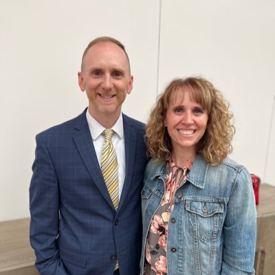 derekhinkle's profile picture. Child of God, Dad, Teacher, Author|Shook hands with @billclinton and once made @dalejr laugh