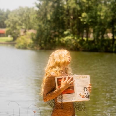 maisieccoker's profile picture. 444