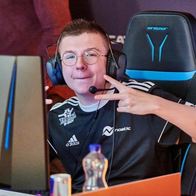 Players for Nobody Because fuck this game : 1x Swiss champ 🌟 1 Lan /#noeticBLAST 🟠⚫️
