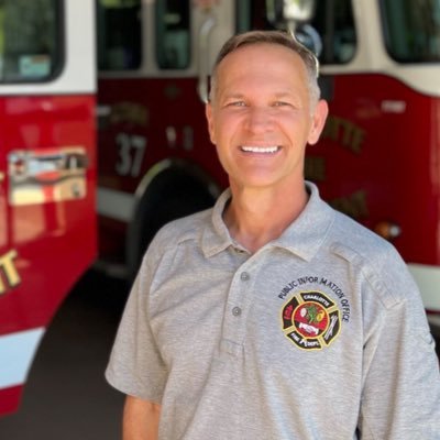 Emmy-award winning public affairs manager, writer, videographer, editor. Senior Public Information Specialist with @charlottefd. Posts are my own.