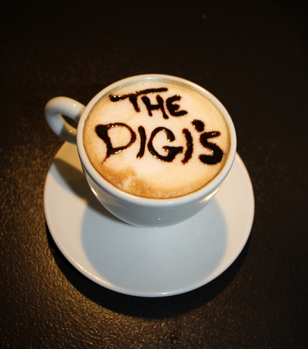 The Digitalistas: a mix of Digital and Fashionistas. Follow our posts that contain a critical (but humorous) eye on the world of fashion, beauty and lifestyle.