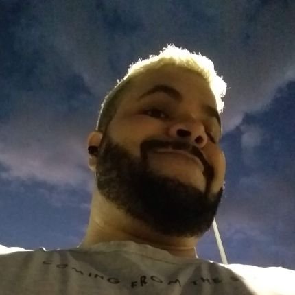 tksheep's profile picture. Este perfil contém linguagem chula e não deve ser levado a sério por ninguém. 
Direito, quadrinhos e progressismo.