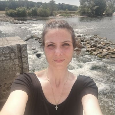 Maman de 3 garçons et patriote dans l'âme 🇨🇵🇨🇵🇨🇵🇨🇵
Fière d'être française
Ex candidate suppléante aux législatives 2e circonscription d'Indre et loire