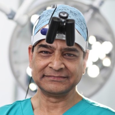 Sports fanatic and #HairTransplant Surgeon consulting in #London and #Manchester at @CrownClinicUK
FUE : FUT : PRP : SMP : Eyebrows : Eyelash : Beard : Repair