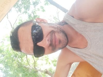OlhZoltn9's profile picture. 