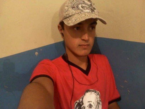 sou uma pessoa q acabou de acordar pra  vida
e agora to correndo atraz do tempo perdido