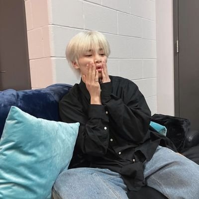 Thaienthu 🇹🇭 & Kpopers🇰🇷
Small business owner
check out my igshop acc : kstore.bam_
