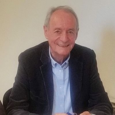 Economista. Ètica aplicada i drets humans de proximitat.