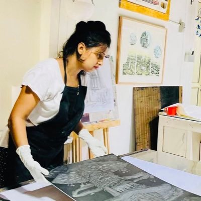 First female visual artist from Uttarakhand to receive the 62nd Lalit Kala Akademi Award 2022 by the Vice President of India, Mr. Venkaiah Naidu.