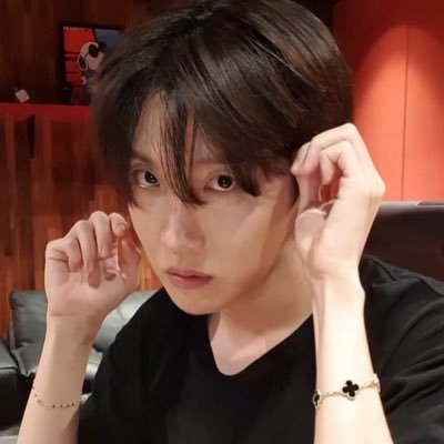 brkthlover's profile picture. ☁︎｡. 편안함과 집 𝗯𝘁𝘀 ➷ 𝘀𝘃𝘁 𝟸𝟸𝟷𝟶𝟶𝟾 𝟸𝟸𝟷𝟸𝟷𝟽 𝟸𝟻𝟶𝟺𝟷𝟹