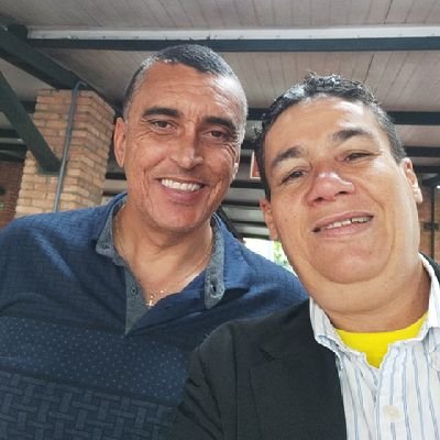 Eu sou apóstolo Josenildo sou da rede Adonai do Chile sou uma pessoa pública e sou político e um dos apoiadores Bolsonaro no Brasil Deus Pátria e Família