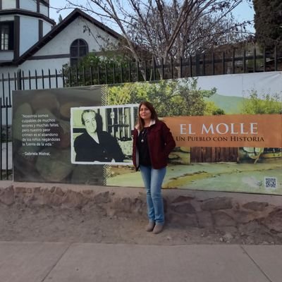 Agradecida de la vida y sus maravillas, madre, profesora, amo a los animales y camino por la izquierda. 🇨🇱