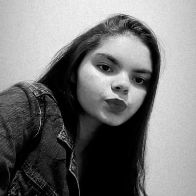 MikaelyAndrad19's profile picture. 