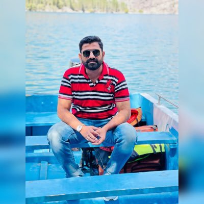 Shoaibv83343993's profile picture. اللّه  کریم  سے  وہ  عقل  مانگے  جو  آپ  اور  آپ  سے  وابستہ  لوگو   کے  کام  آ  سکے