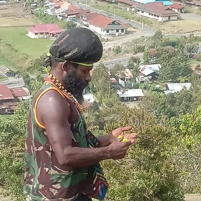 y_batas's profile picture. Papua Penuh Darah.