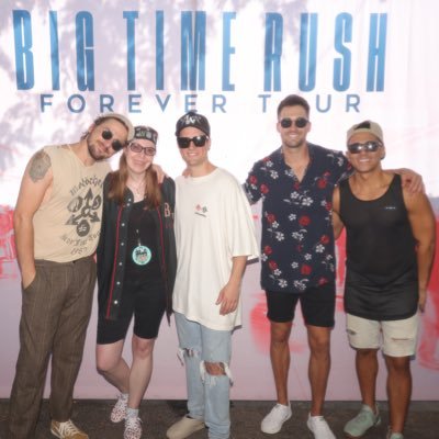 A girl who loves BTR & Heffron Drive...Rusher/Driver forever…Met BTR 8/4/13, 7/7/22 & 7/16/23…Met HD 9/14/14 :) I follow back, just ask!