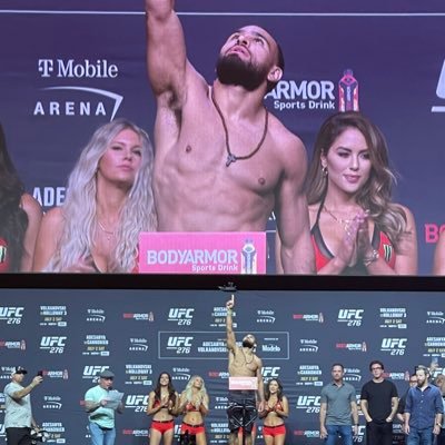#JesusTheHomie 🙏 @ufc welterweight @bellatormma Veteran #StrapHunting KFL170lbChamp🏆 cxf champ CSULBAlum👨🎓 #Subfighter #Bodyshop #WarrenCubWrestling