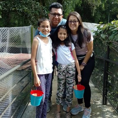 Animal Lover, Eco-Friendly, in love with my 2 little girls.