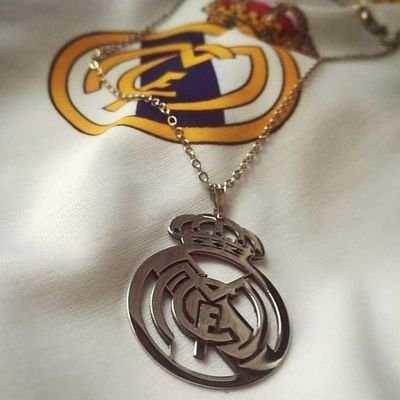 Soy del Madrid no quiero otros colores ,el mio es el blanco🤍👑