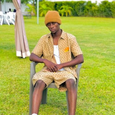 AlexNyundu's profile picture. I know life is a journey am still on the road i got long way to go🙏🙏🏼 —(0975780912)