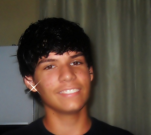 • eu sou um gαroto como todos os outros,
só estou vivendo diαs iguαis, de mαneirαs diferentes !
eu gosto de dα uns rolé, αproveitα α vidα .
