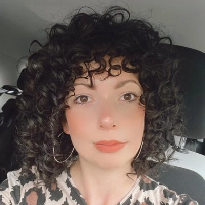 Ex Dancer & Dance Teacher at Sylvia Young Theatre School | Curly ➿ Creative 👩🏻💻 Coffee Addict ☕️ | #AFC ⚽️