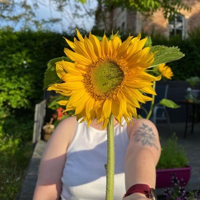 goes to lots of gigs, makes boastfully fab brownies, plant mum, wants to cuddle every cat in the world, and is trying to be a better eco-warrior. she/her 🏳️🌈