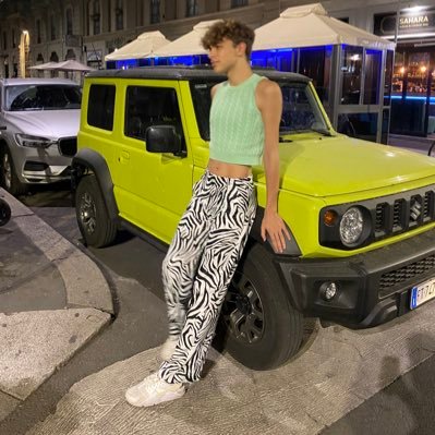 leoncyno's profile picture. IG: @leoncyno