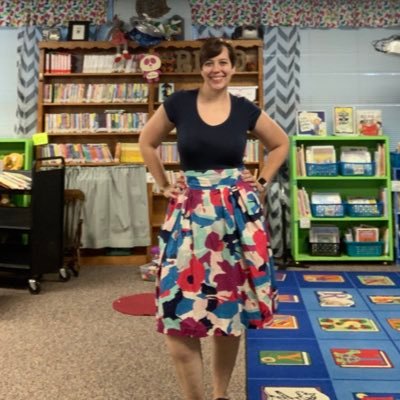 BookwormLibra's profile picture. Teacher of the Year 20-21 🏅 Just a gal reading books. I teach littles to love reading and books. cashapp 👉$BurnsLibrarian   wishlist👉 https://t.co/XAp1BQ8g2K