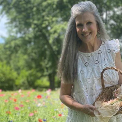 Christiejray's profile picture. SpecialEducationTeacher/Creator of Eliza the Mouse®️&ReallyOldBear™️ Author/Illustrator/calligrapher of 16 titles.🌸🐭🌸